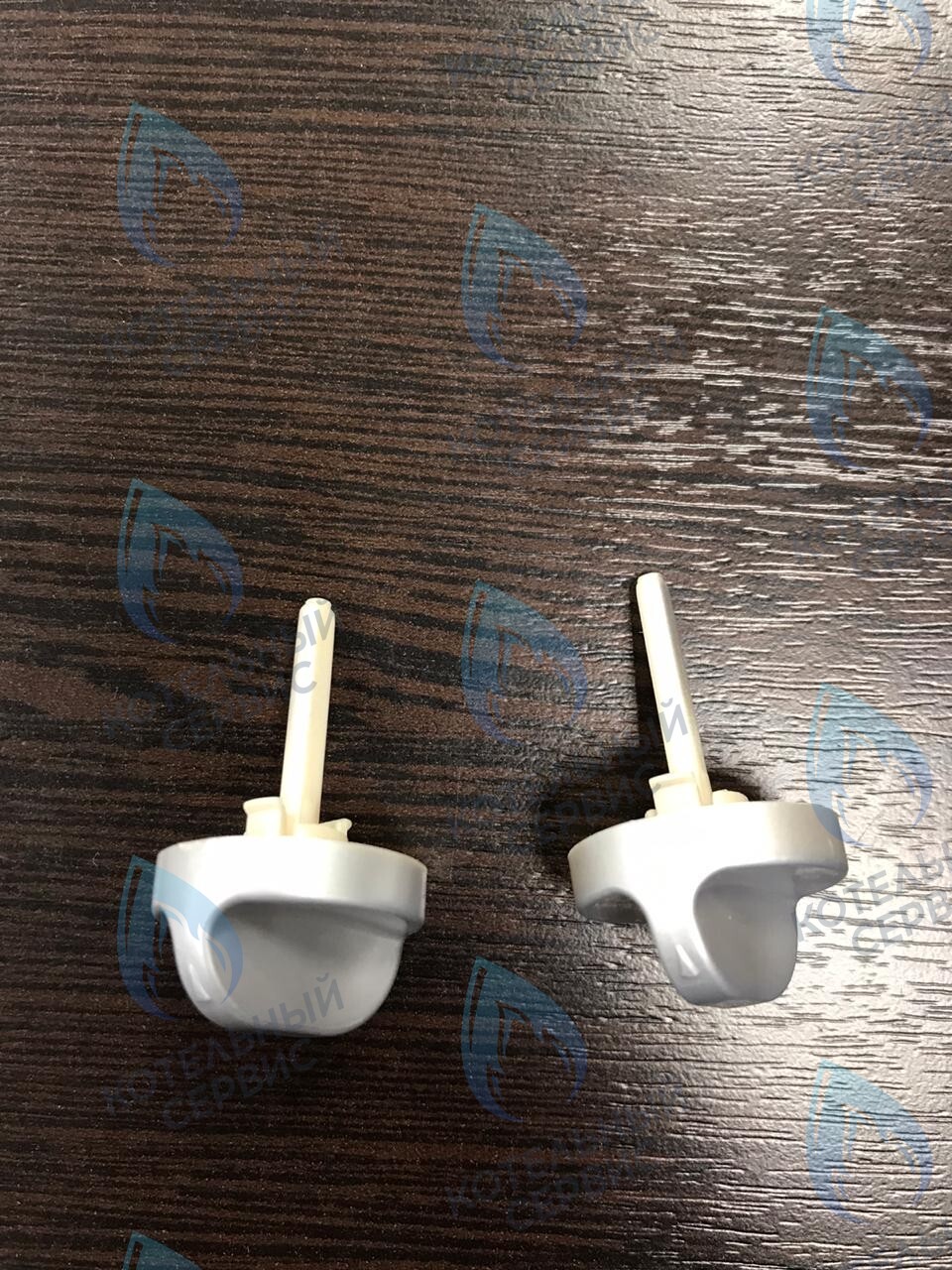 39848660 Ручки регулировки ОВ и ГВС (2шт/компл) Domina C/F N, Arena C/F 13-24 FERROLI (35015640) в Самаре