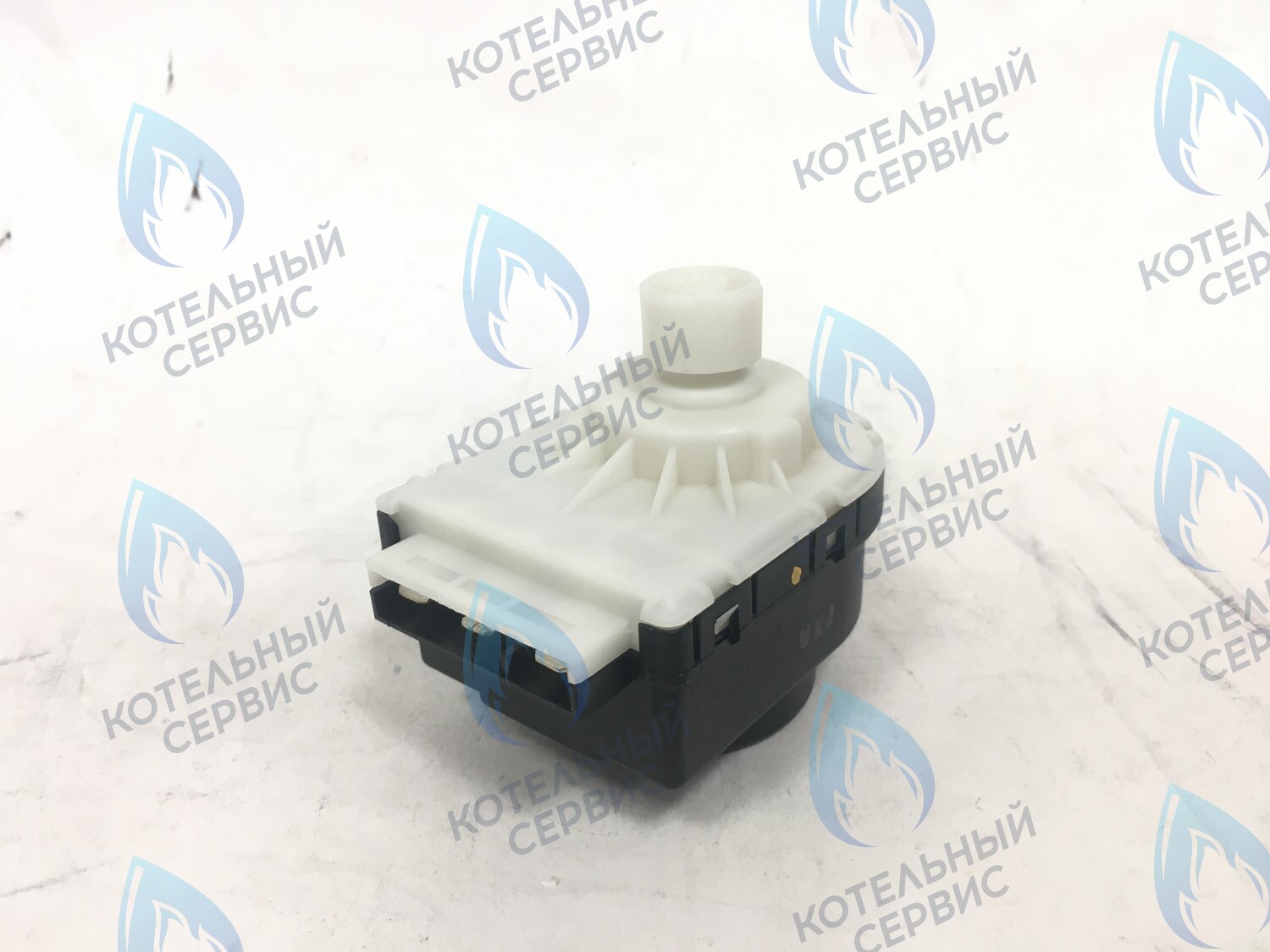 GM002 Сервопривод (мотор) трехходового клапана Ariston (61302483-01) 10mm – 220/240V (E) BAXI (5647340, 5694580, 5694581, 200025379, YYY56945811P, YYY005694581), CHAFFOTEAUX (61302483-01) в Самаре