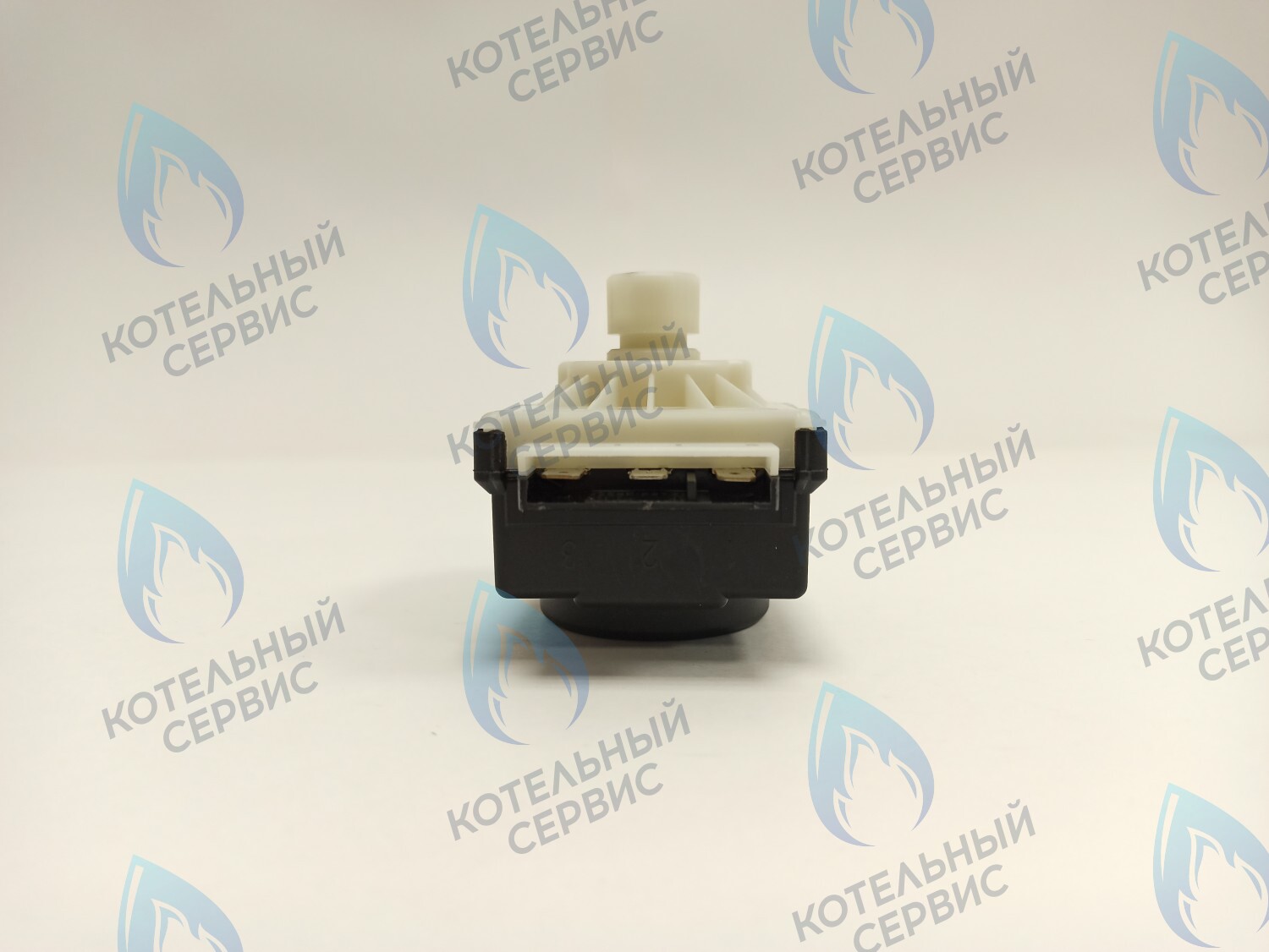 GM002 Сервопривод (мотор) трехходового клапана ARISTON (61302483-01) 10мм 220/240v (E) BAXI (5647340, 5694580, 5694581, 200025379, YYY56945811P, YYY005694581), CHAFFOTEAUX (61302483-01) в Самаре