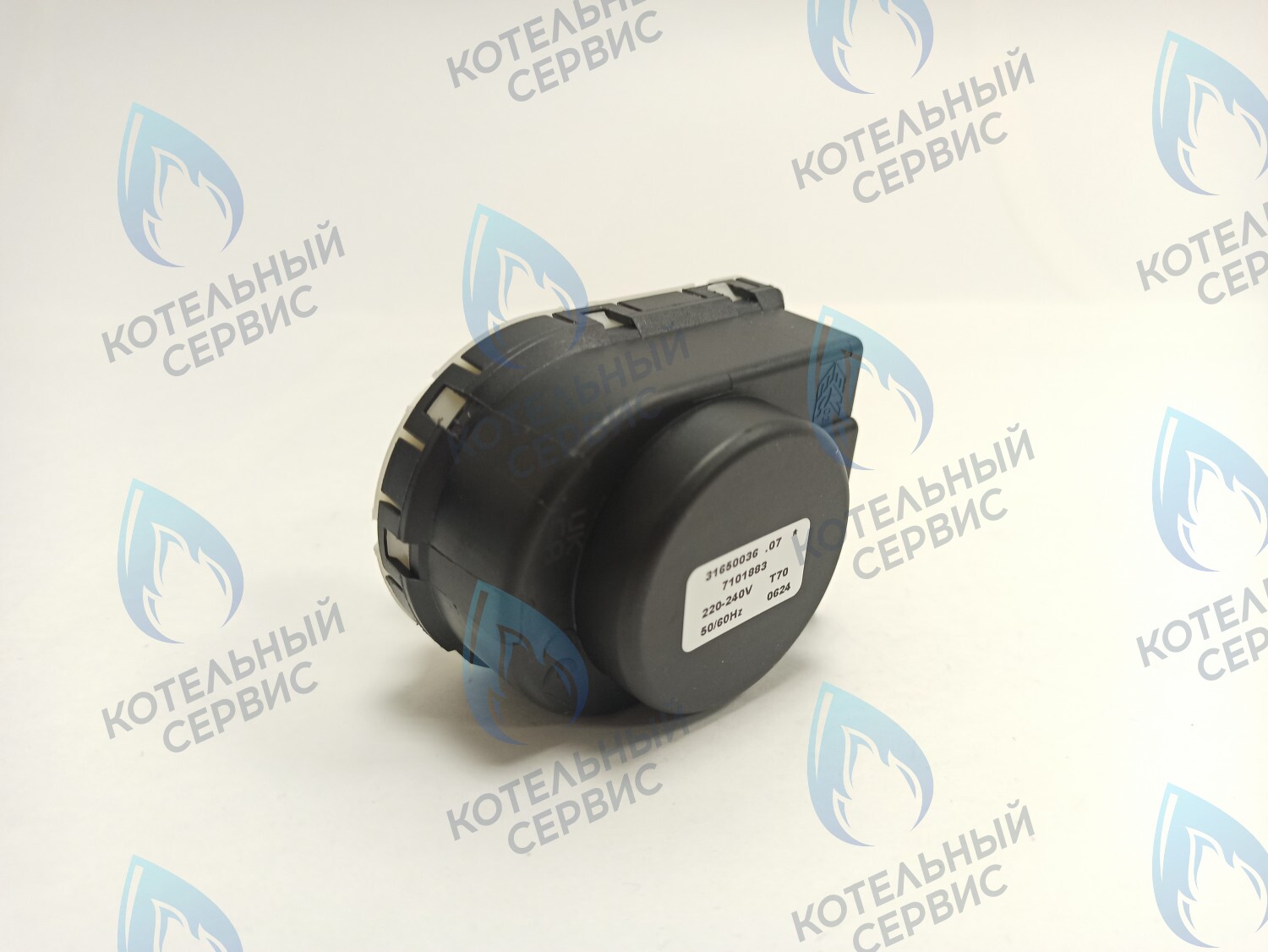 GM001-04 Сервопривод (мотор) трехходового клапана универсальный 7,5мм 220/240v (ELBI) FERROLI, PROTHERM, VIESSMANN, ALPENHOFF, ALPHATHERM, ELECTROLUX, ROC, ELSOTHERM, OASIS, POLYKRAFT, HAIER, CHAFFOTEAUX, ARISTON, MIZUDO, ITALTHERM, THERMEX в Самаре